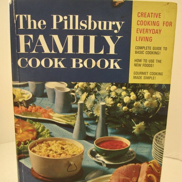 Vintage 1969 Pillsbury Family Cookbook MCM Recipes Illustrations Hardcover •US